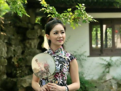 电影《芳华》片尾曲《绒花》韩红