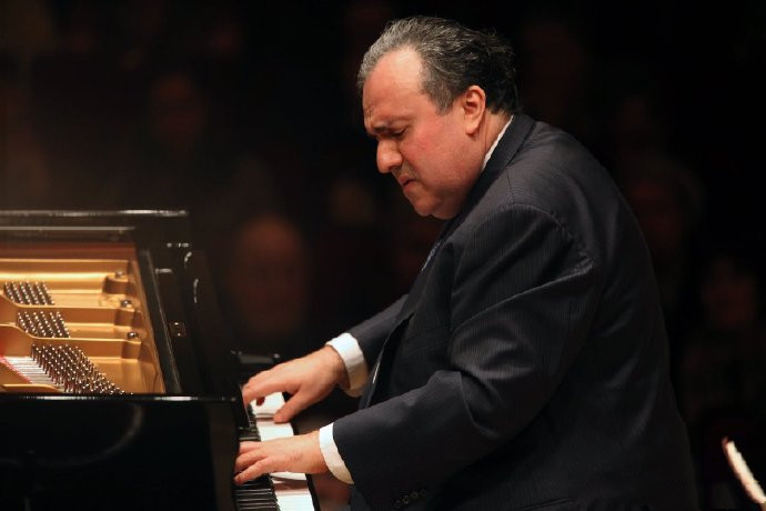 布朗夫曼（Yefim Bronfman）演奏的巴托克三首钢琴协奏曲