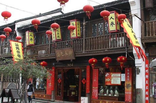 杭州著名的美食街--河坊街，