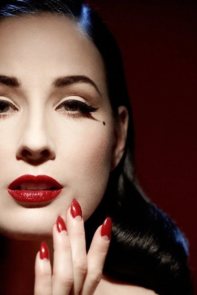 monarchy 蒂塔·万提斯 (Dita Von Teese)--disint