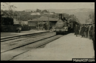 电影《Arrival of A Train At La Ciotat》（火车进站