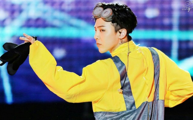权志龙《Crooked》(G-Dragon)