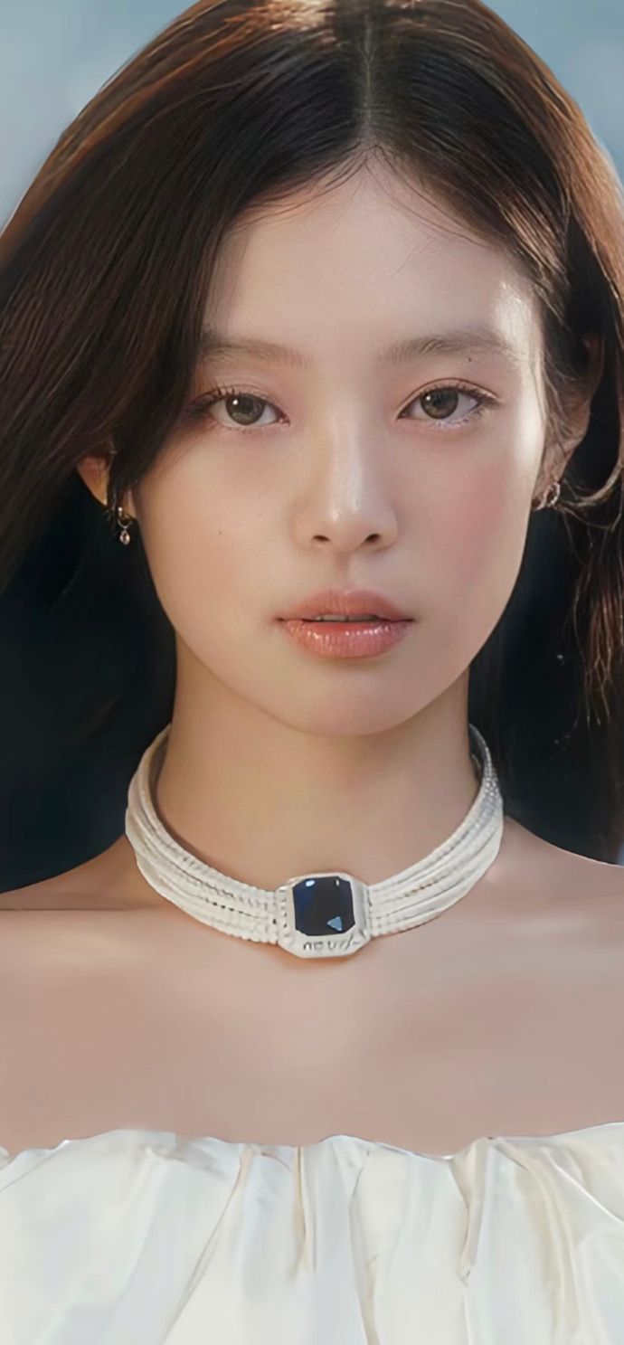 Jennie x Harper’s Bazaar韩版10月刊封面