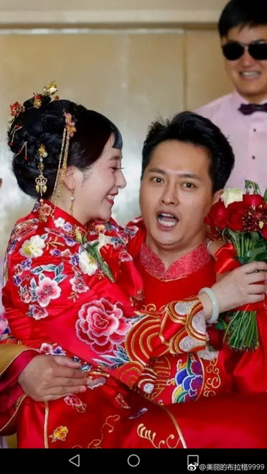  云飞与妻子郭津彤对唱《吻你》