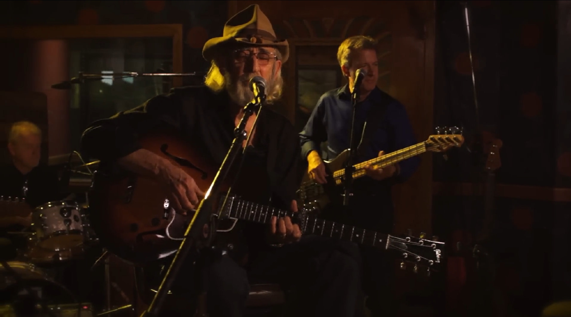 Don Williams《Love Me Tonight》（爱在今晚）