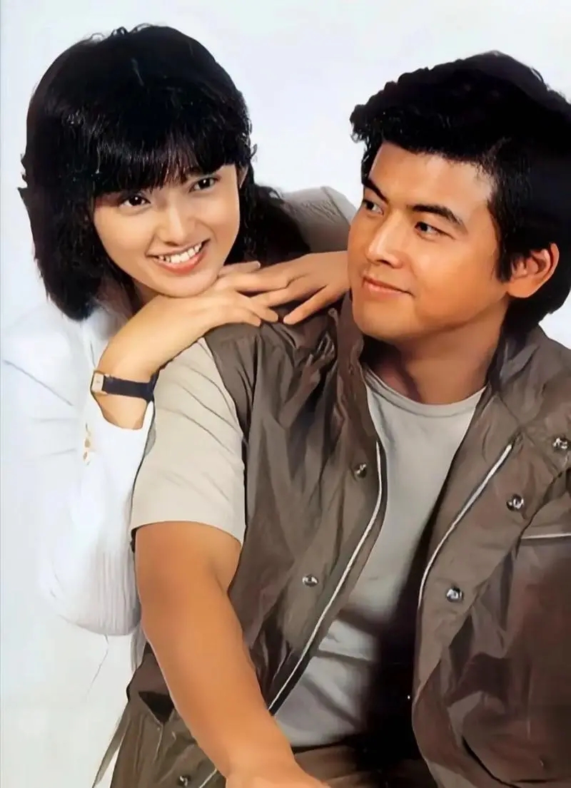 山口百惠・三浦友和&ラブラブショー夏ひらく青春