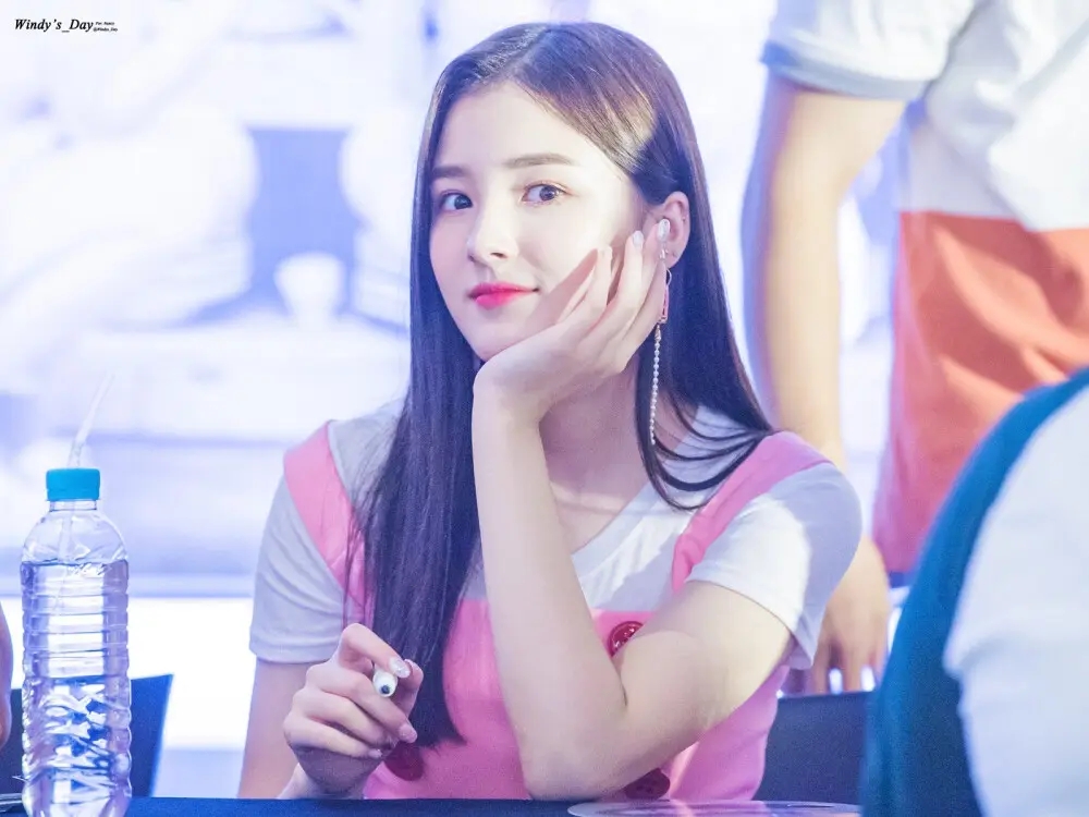 Momoland Nancy南希 李承利过去和现在从小美到大