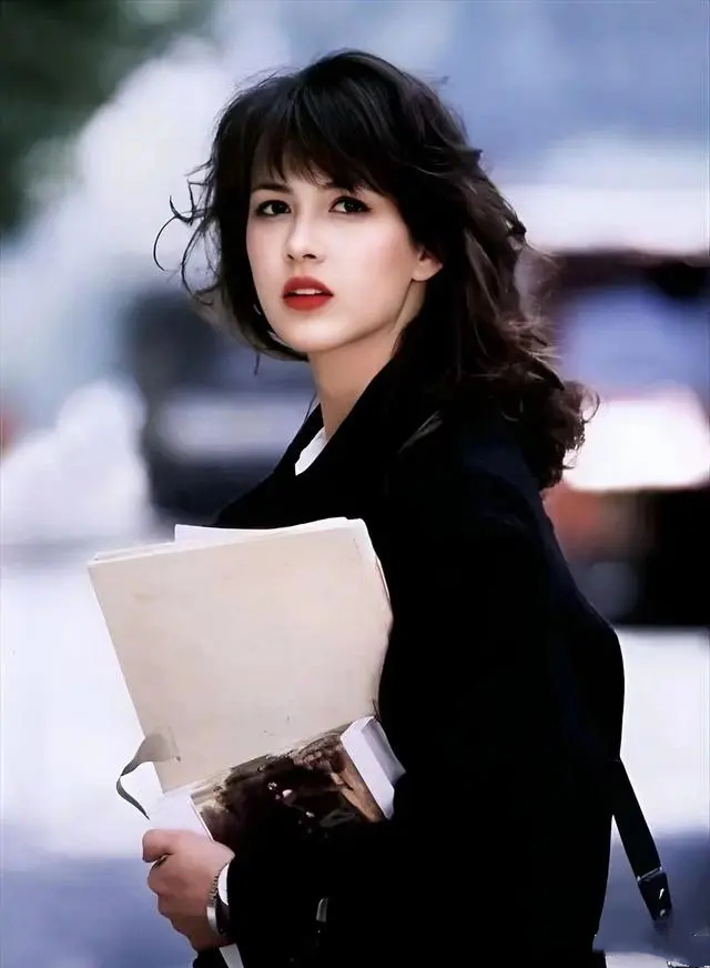 苏菲玛索电影《心动的感觉》剪辑歌曲《You Call It Love》