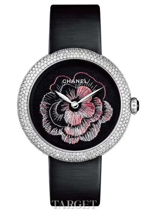 Chanel Camélia花系列腕表
