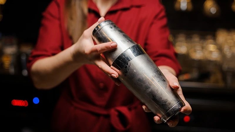 艺术酒品:调制鸡尾酒基本手法