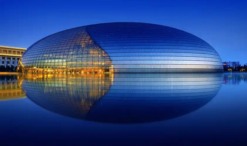 我国大型艺术殿堂——国家大剧院