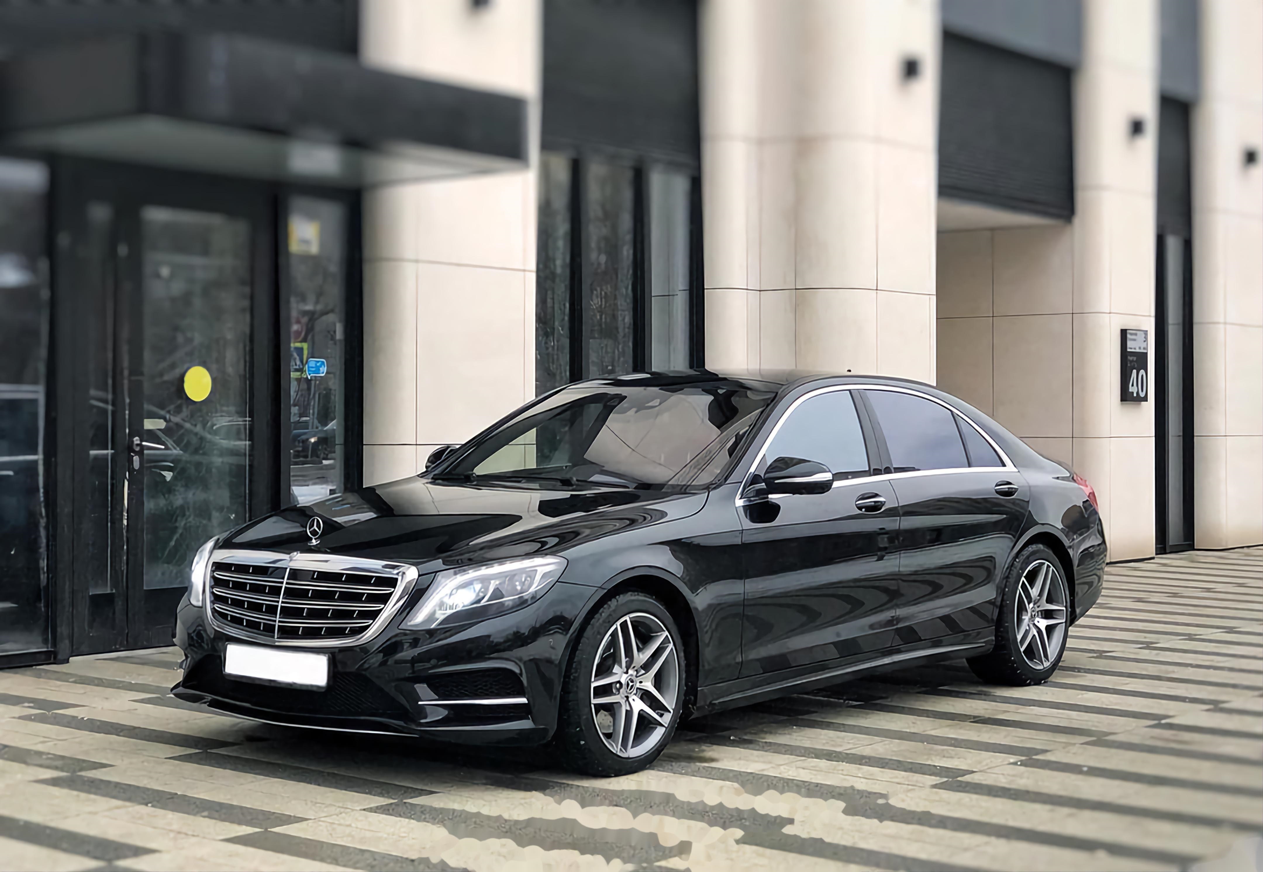 梅赛德斯—奔驰S级轿车