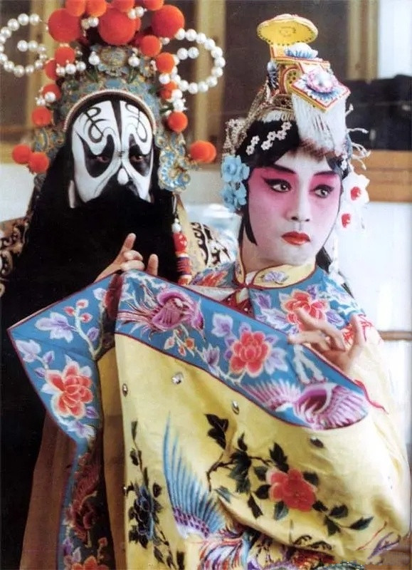 电影《霸王别姬》插曲--《当爱已成往事》