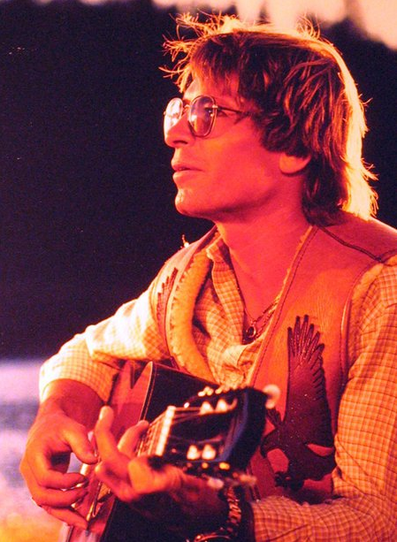 John Denver《Sunshine On My Shoulders》（阳光