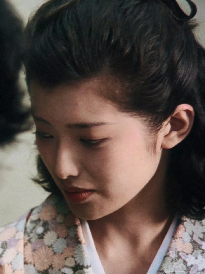 1980年山口百惠在市川昆改编自川端康成的《古都》中的一幅剧照