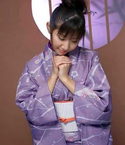 日本美女和服里的秘密