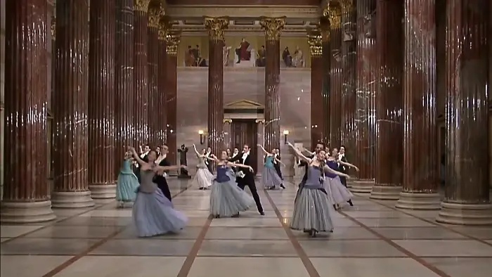 华尔兹（Waltz）圆舞曲简介