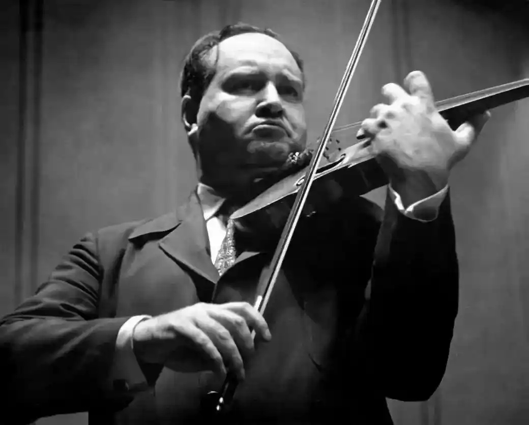 巴赫《A小调小提琴协奏曲》演奏： David Oistrakh (奥伊斯特拉赫