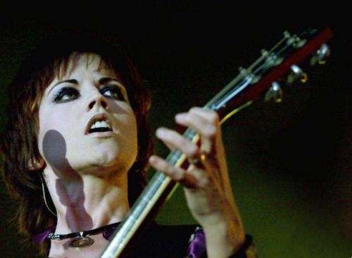 Dolores O’Riordan 《Apple Of My Eye》（掌上明珠