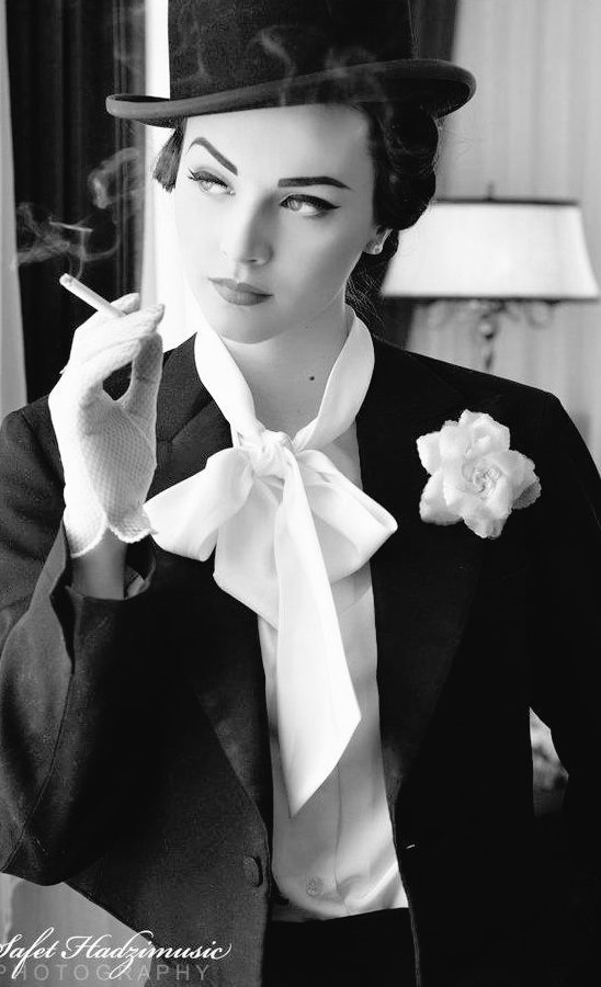 Gentlewoman(贵妇人)照