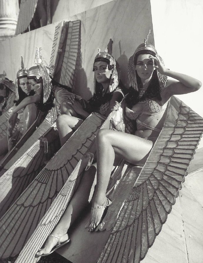On the set of Joseph L. Makiewicz’s Cleo