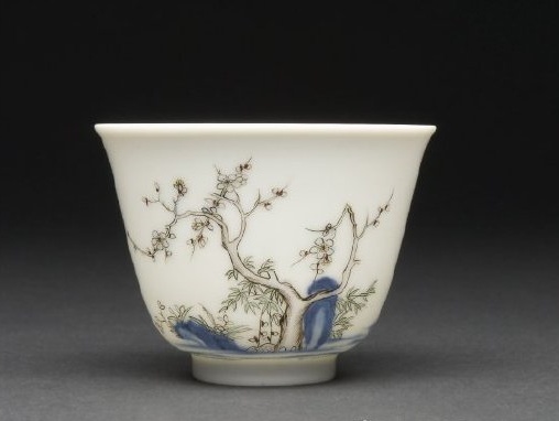 清康熙青花五彩梅花纹杯，大维德基金会藏