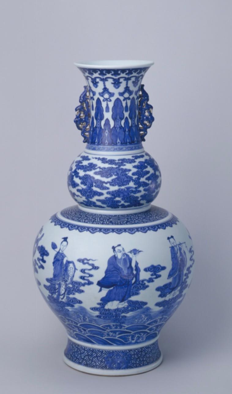 清 青花八仙过海过海图夔凤耳葫芦瓶