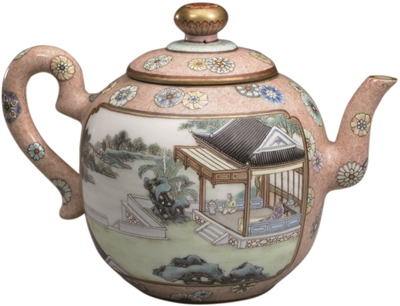 清乾隆粉彩开光人物图茶壶